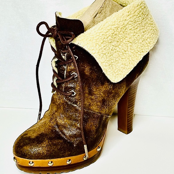 Michael Kors Lara Sherpa Cuffed Studded Platform Faux Shearling Bootie Heel - Picture 6 of 14